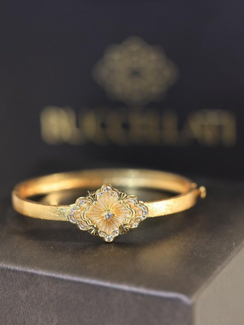 Buccellati White Mother-of-Pearl Bracelet